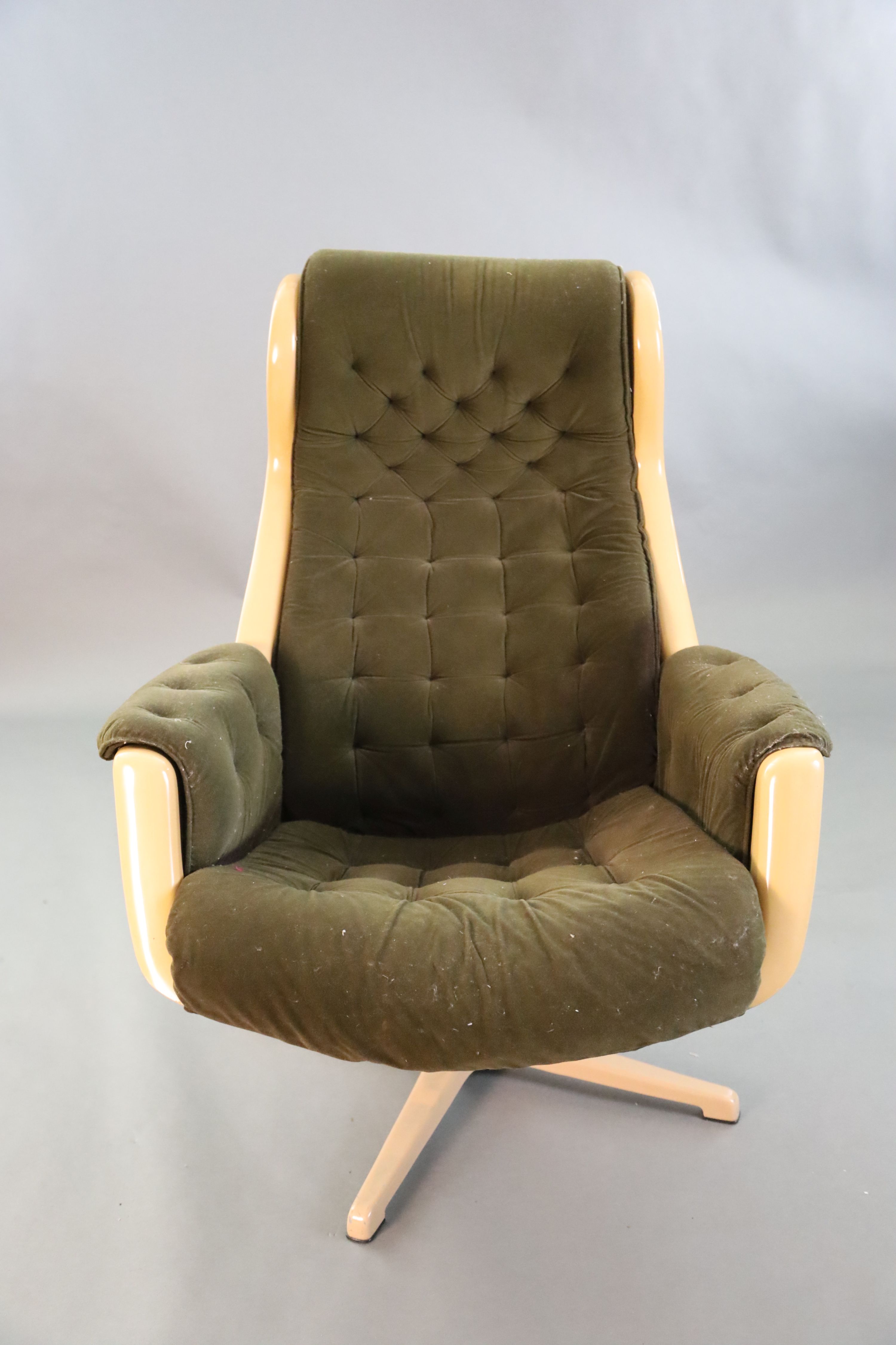 A Svensson and Sandstrom Swedish moulded plastic chair, W.2ft 5in. D.2ft 9in. H.3ft 2in.